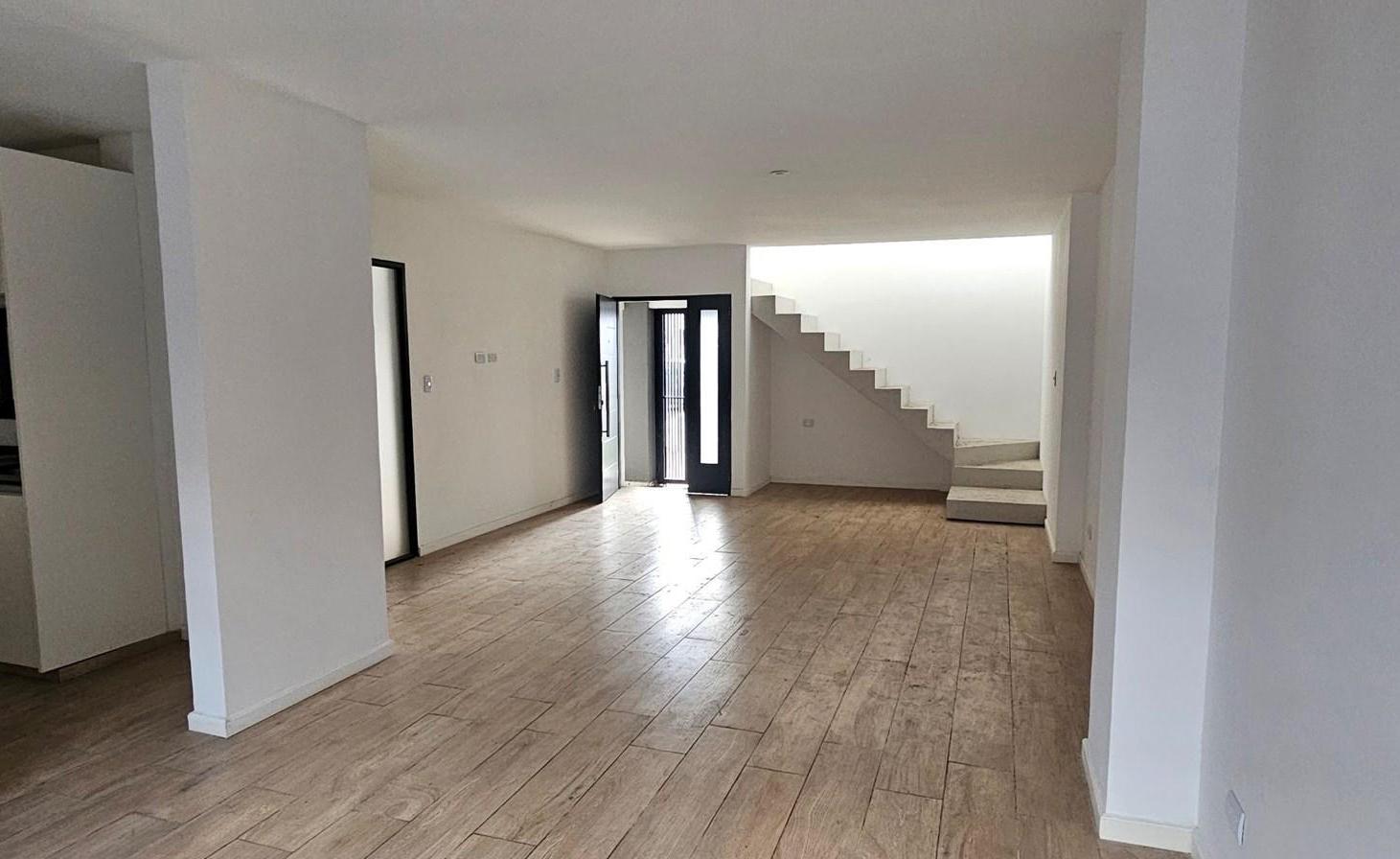 Foto de Departamento PH en Venta en Haedo, Morón, G.B.A. Zona Oeste, imagen 5