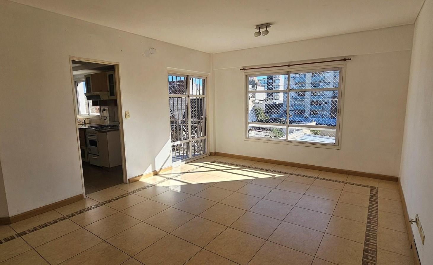 Foto de Departamento en Venta en Haedo, Morón, G.B.A. Zona Oeste, imagen 1