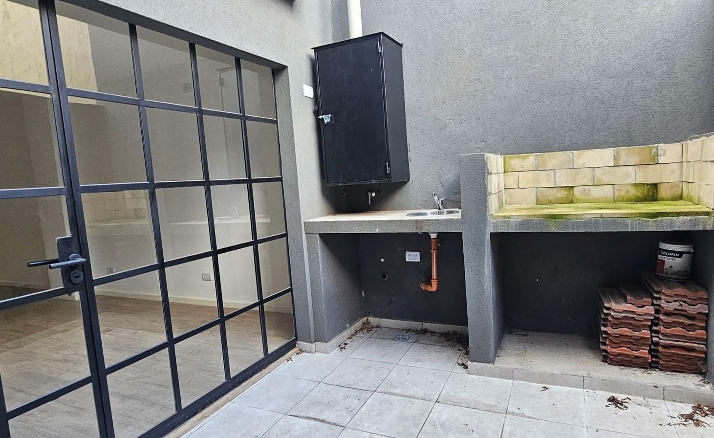 Foto de Departamento PH en Venta en Haedo, Morón, G.B.A. Zona Oeste, imagen 3
