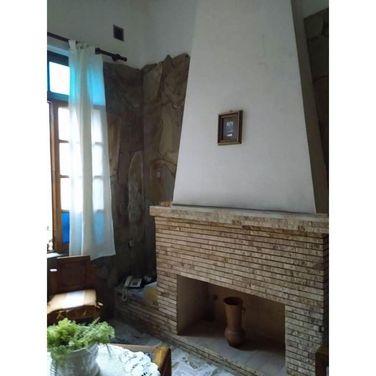 Casa de 3 Dorm. en Venta - Arroyito 3