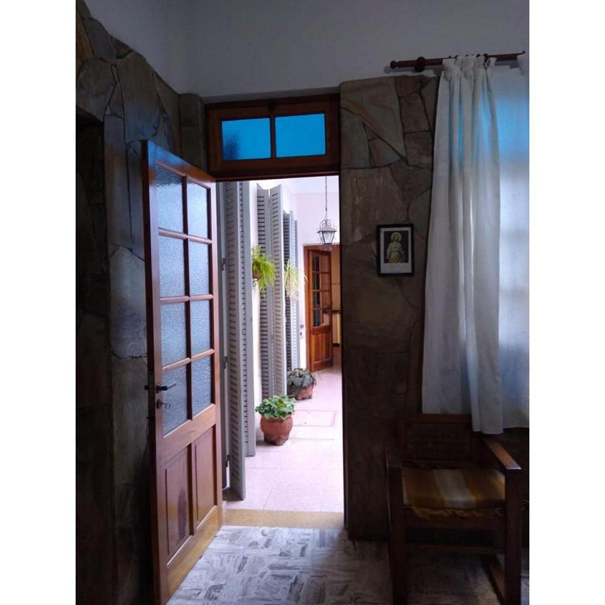 Casa de 3 Dorm. en Venta - Arroyito 2