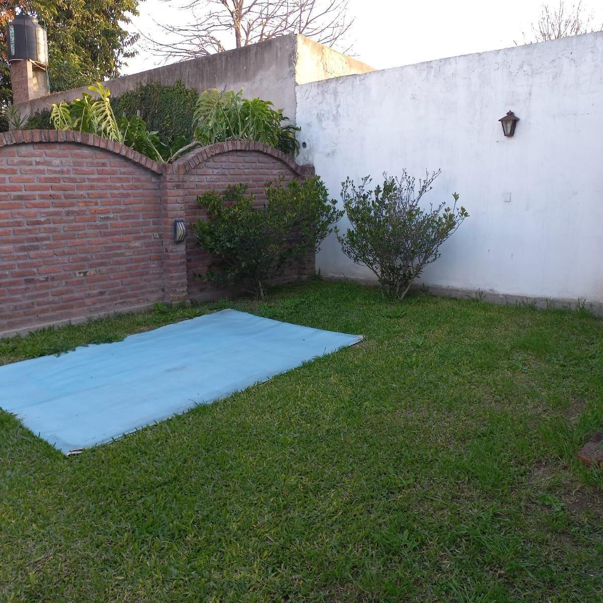 Casa de 2 Dorm. - Granadero Baigorria 4