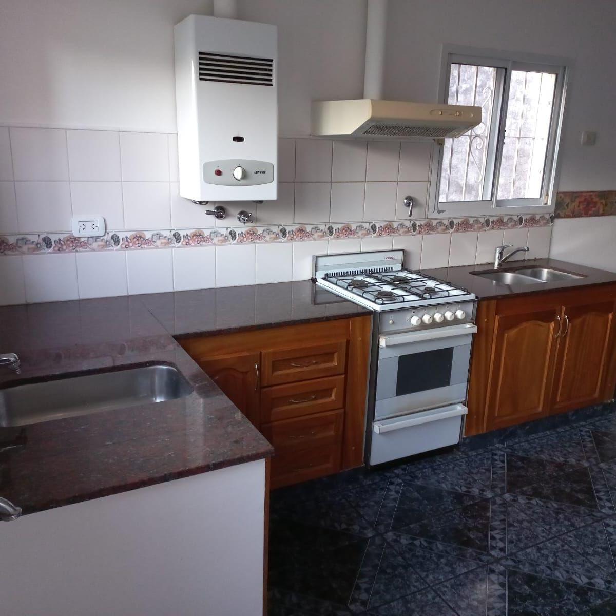 Casa de 2 Dorm. - Granadero Baigorria 1