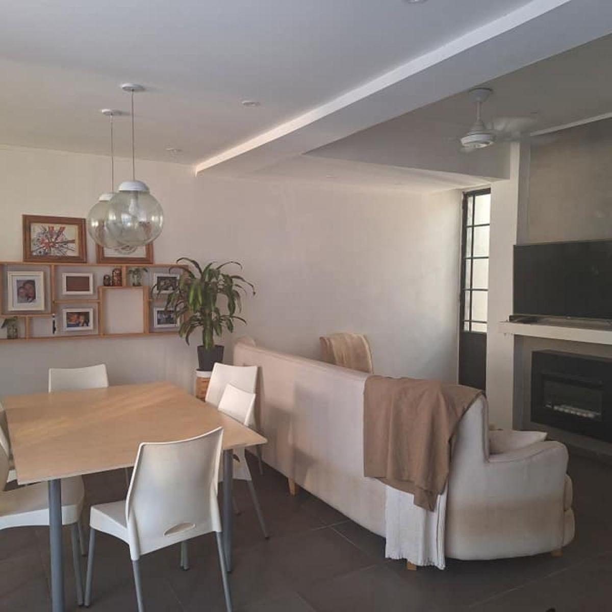 Casa de 2 Dorm. Barrio Sarmiento 1
