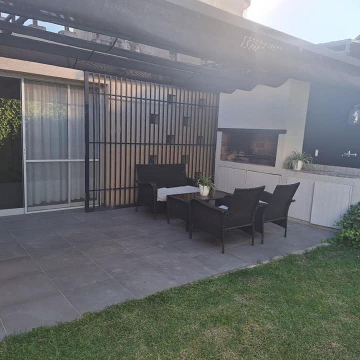 Casa de 2 Dorm. Barrio Sarmiento 4