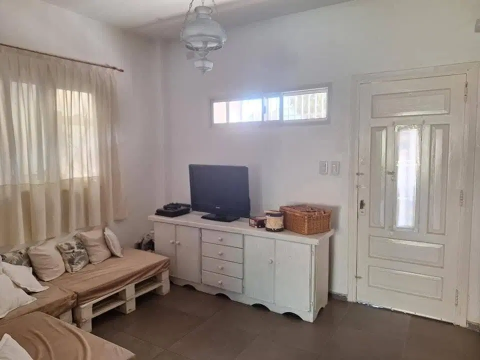 CASA DE 2 DORMITORIOS BARRIO SARMIENTO 2