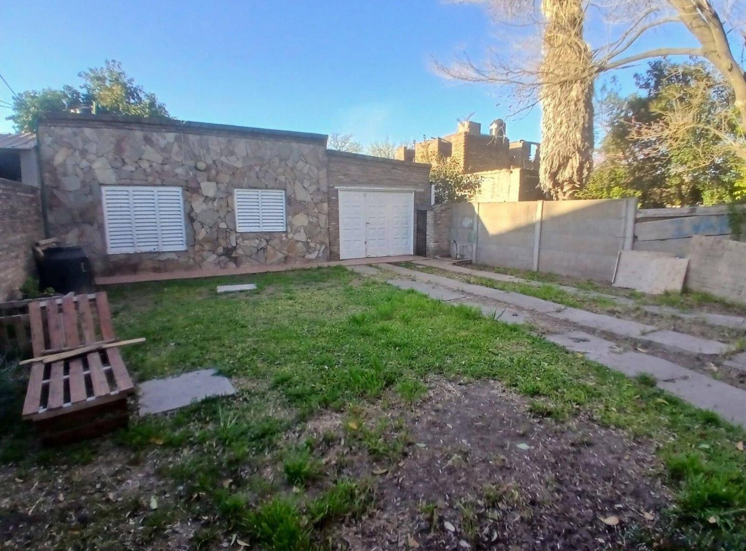 Foto de CASA EN VENTA DE 2 DORMITORIOS BARRIO SANTA RITA GRANADERO BAIGORRIA, imagen 1
