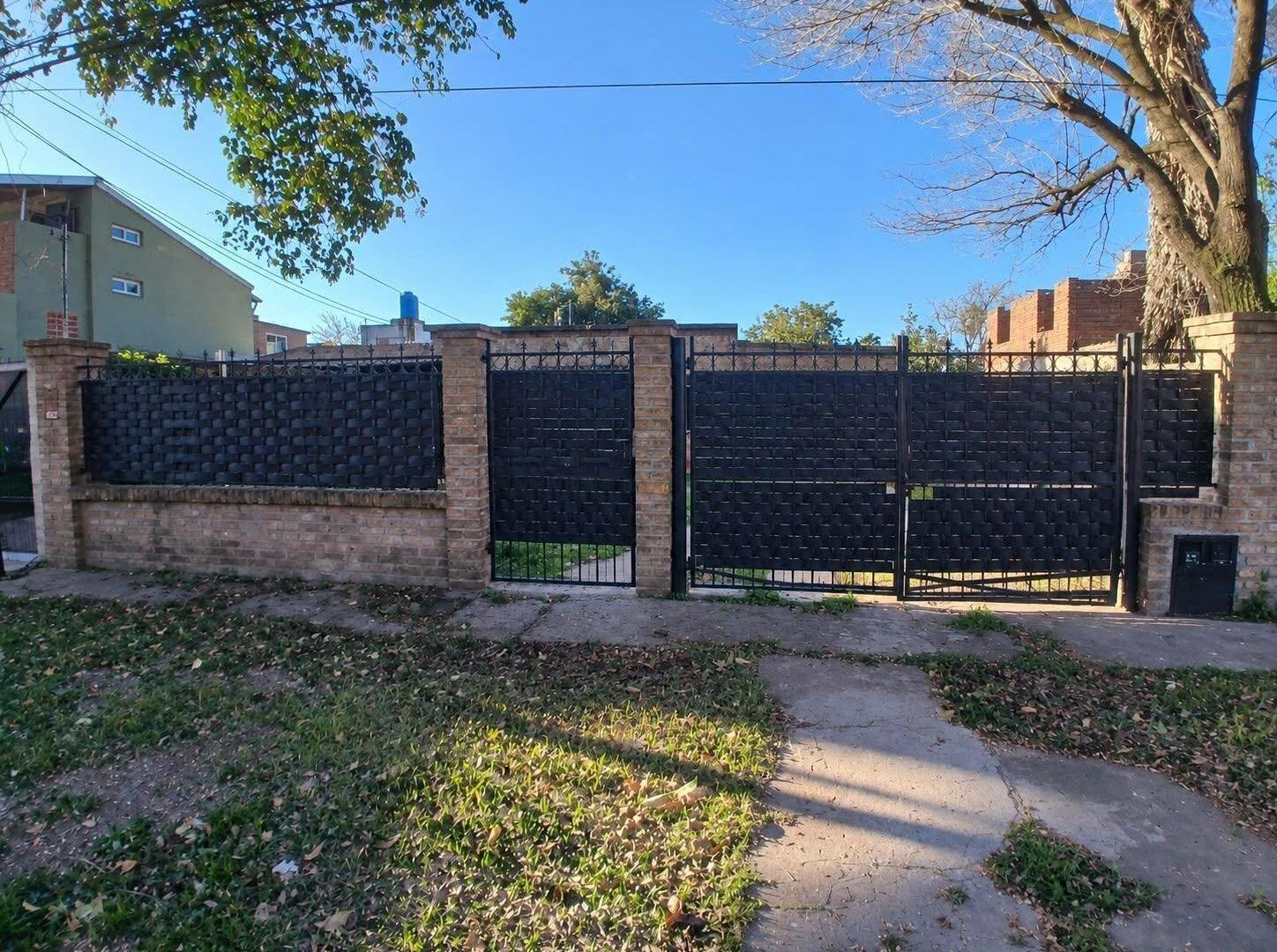 Foto de CASA EN VENTA DE 2 DORMITORIOS BARRIO SANTA RITA GRANADERO BAIGORRIA, imagen 2