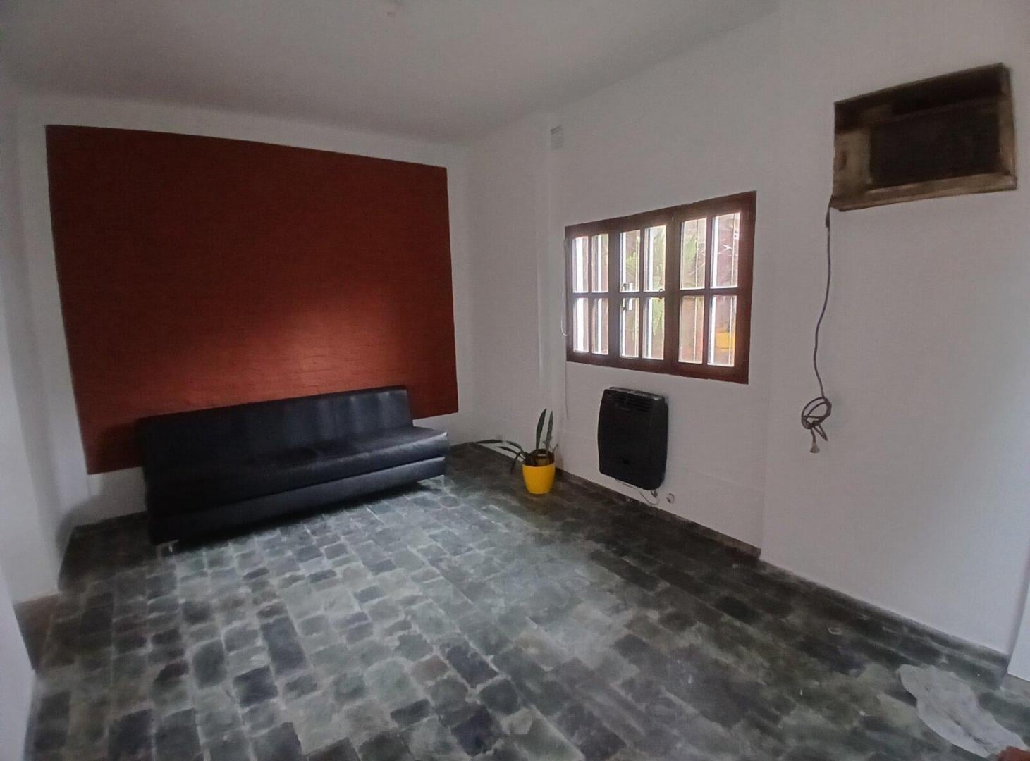 Foto de Casa interna 2 Dormitorios Barrio Sarmiento, imagen 1