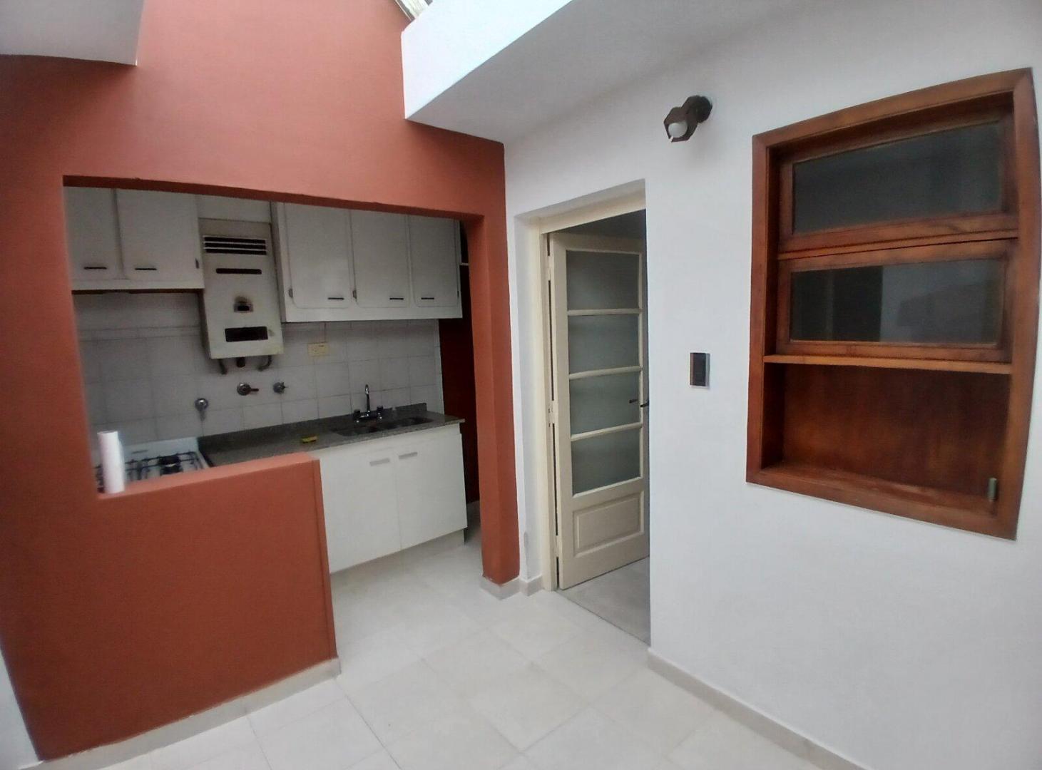 Foto de Casa interna 2 Dormitorios Barrio Sarmiento, imagen 3