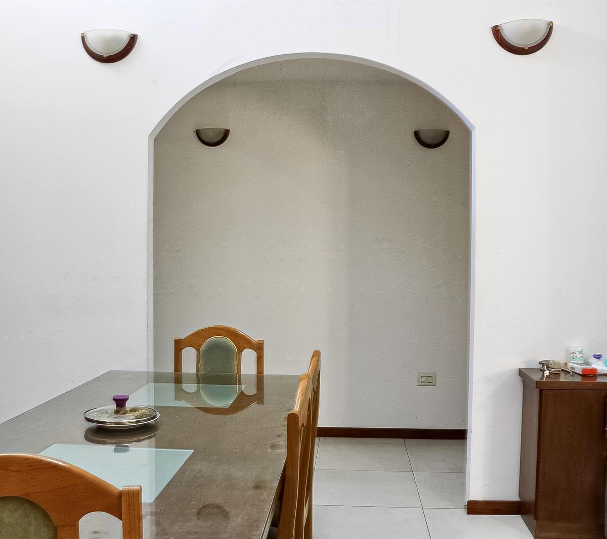 Casa de 3 Dorm. con Jardin, Pileta y Quincho en Saladillo 2
