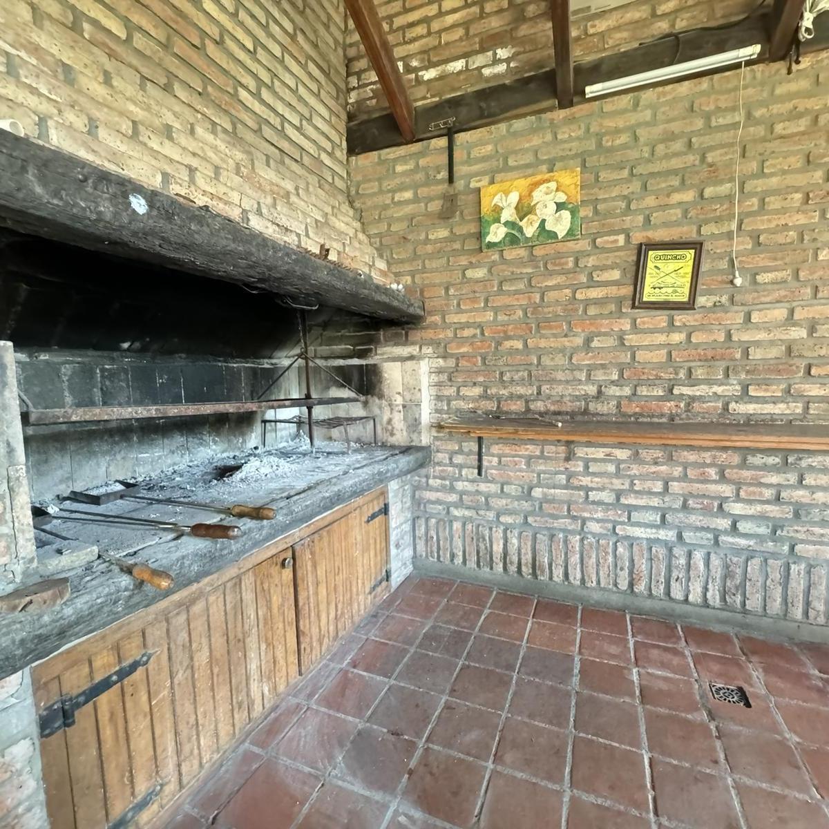 Casa de 5 Dorm. en El Corazón de Fisherton 1