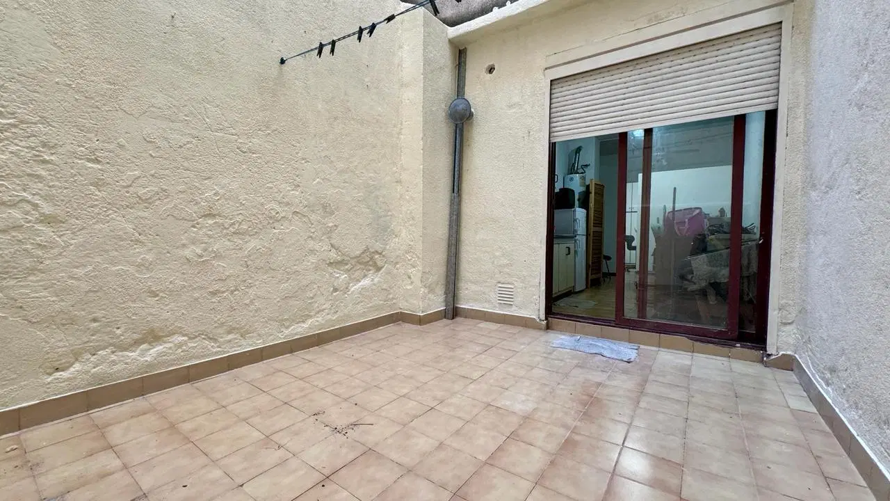Consultorio o departamento de 1 dormitorio en venta en Centro 2