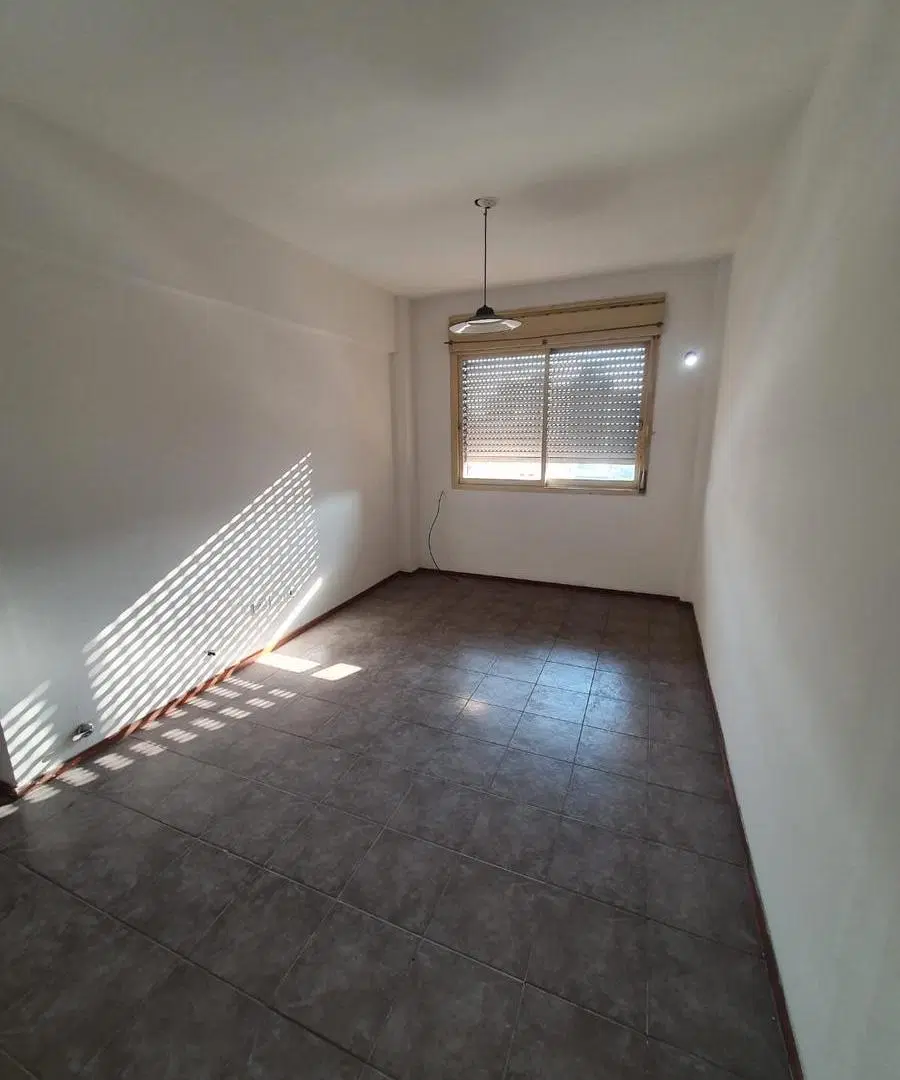Santiago 1078 06-04 5
