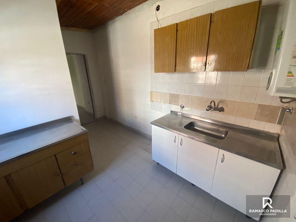 Foto de Casa al frente con Jardin y pileta., imagen 2