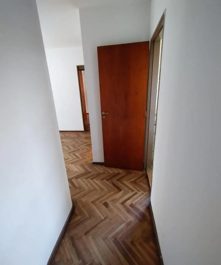 Salta 1735 Piso 2. 4