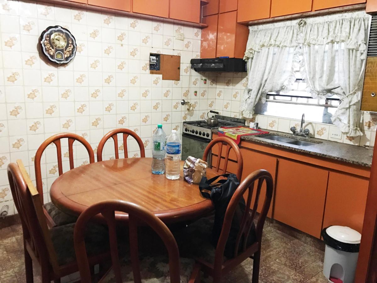 Venta - Casa y Galpon/deposito - Arijon y Callao 2