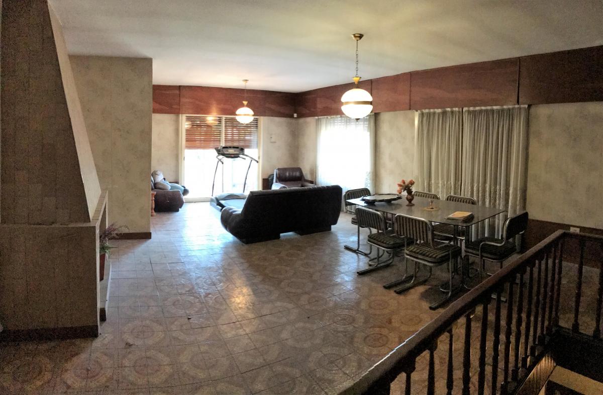 Venta - Casa y Galpon/deposito - Arijon y Callao 3