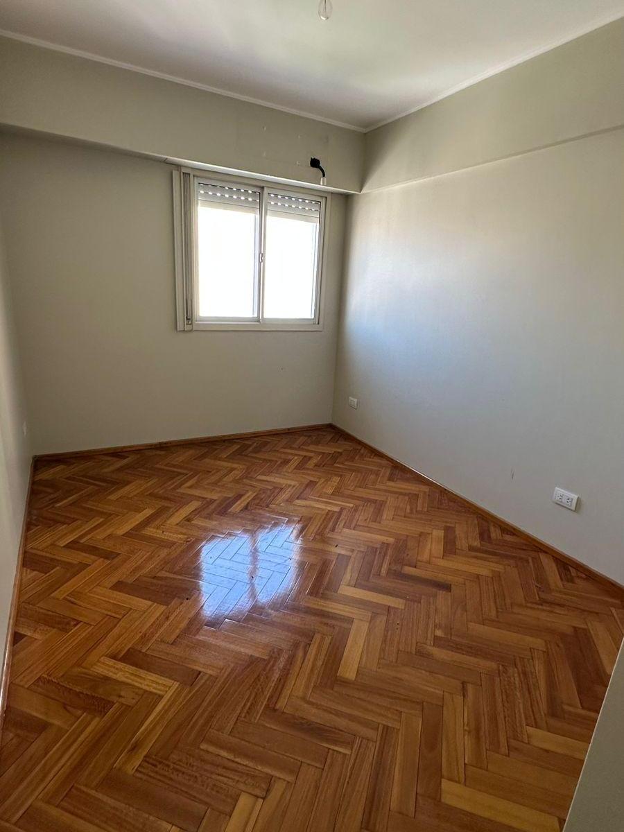 Venta - Departamento - 3 Dorm. - Moreno 1500, Piso 7º 5