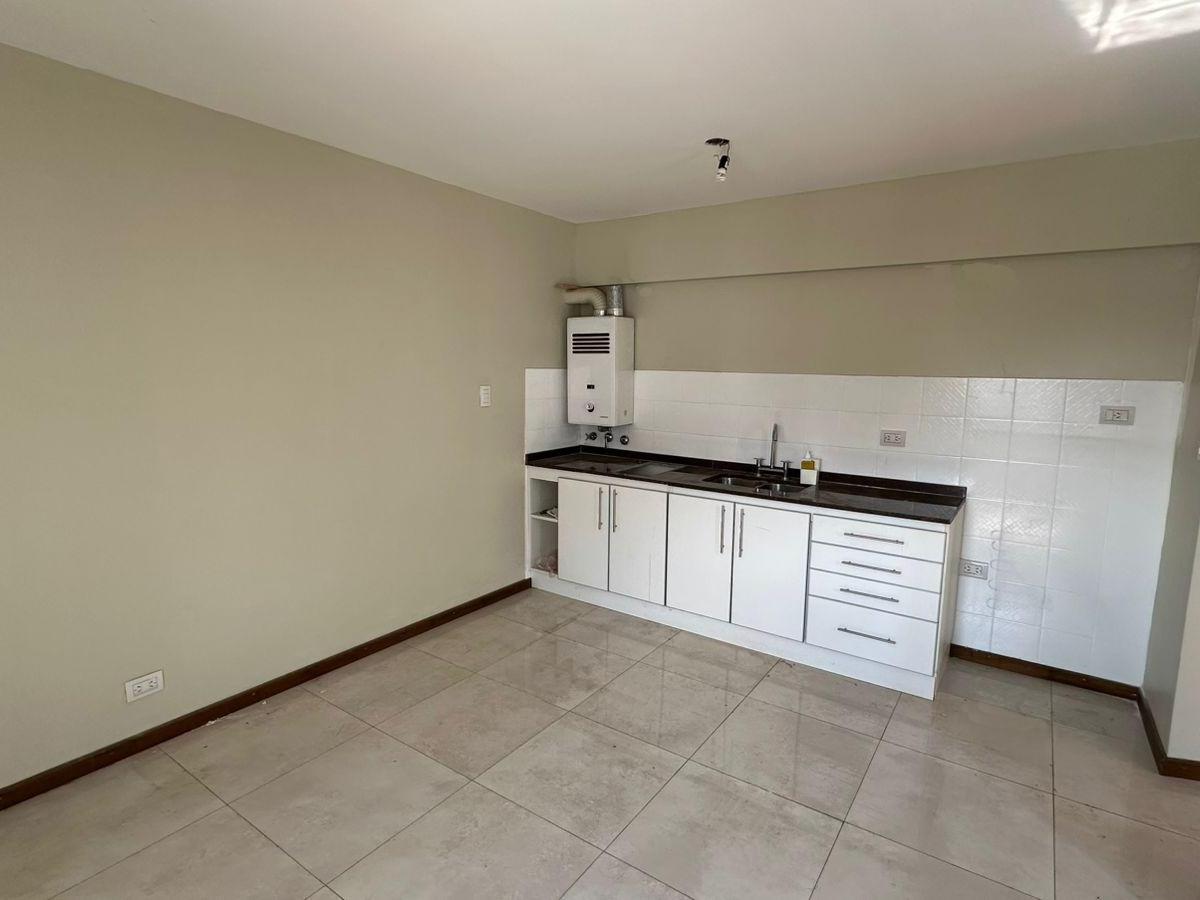 Venta - Departamento - 3 Dorm. - Moreno 1500, Piso 7º 3