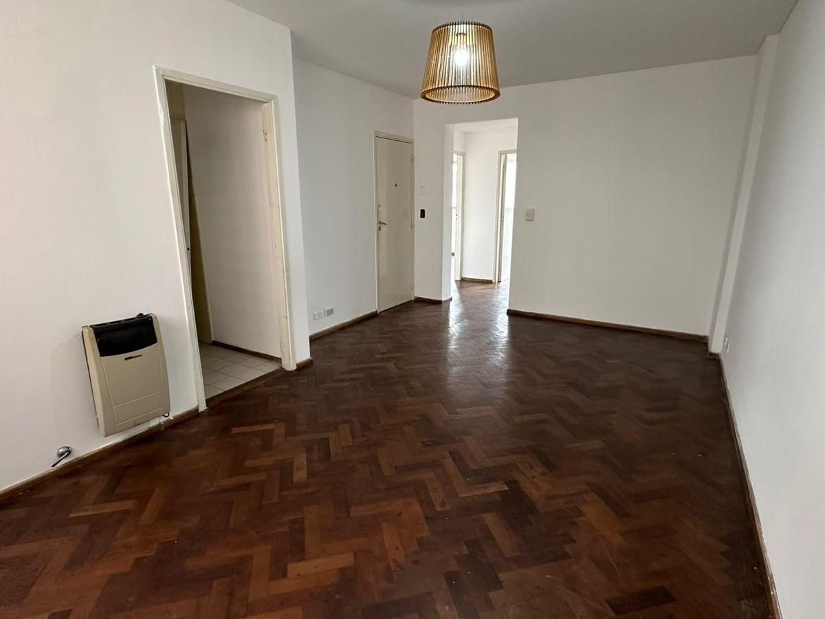 Alquiler - Departamento - 2 Dorm. - Italia 1100, Piso 2º 1