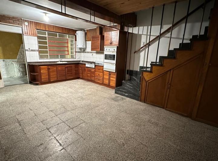 VENTA Y/O ALQUILER - CASA INTERNA - AV. PELLEGRINI 1000  2