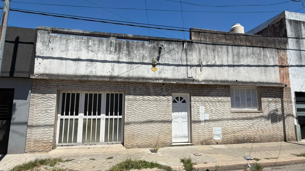 VENTA - CASA - 2 DORMITORIOS - FOREST 5300