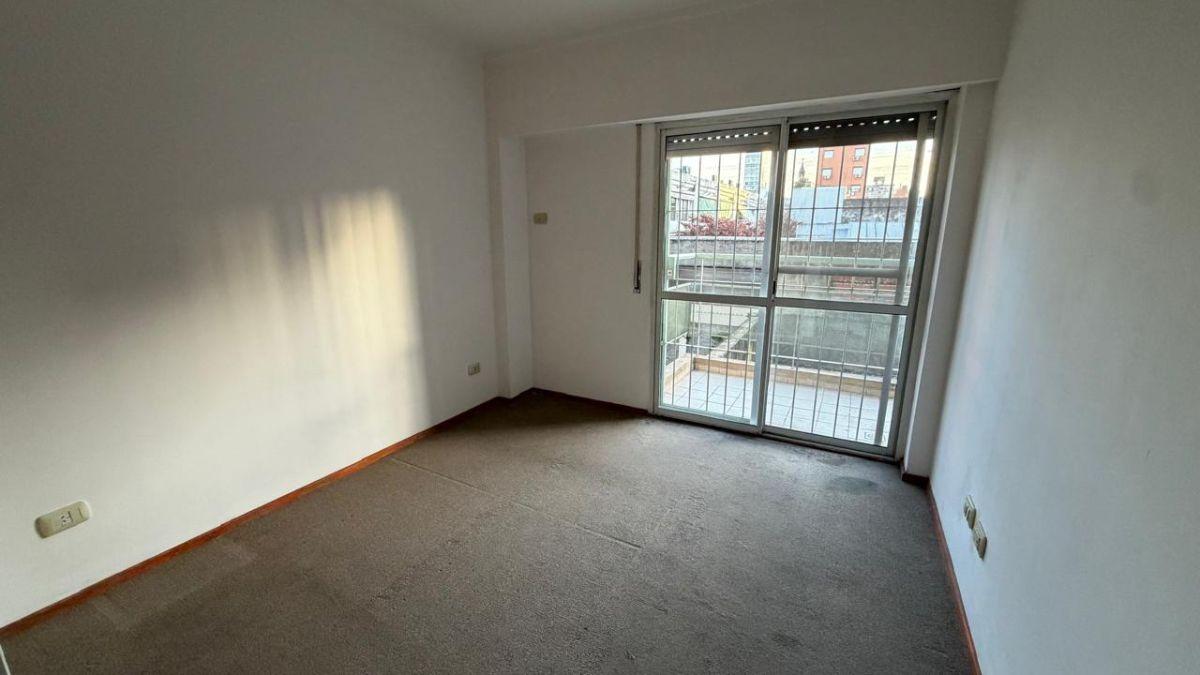 Foto de ALQUILER - DEPARTAMENTO - 1 DORMITORIO + COCHERA - ITUZAINGO 1500, PISO, imagen 2