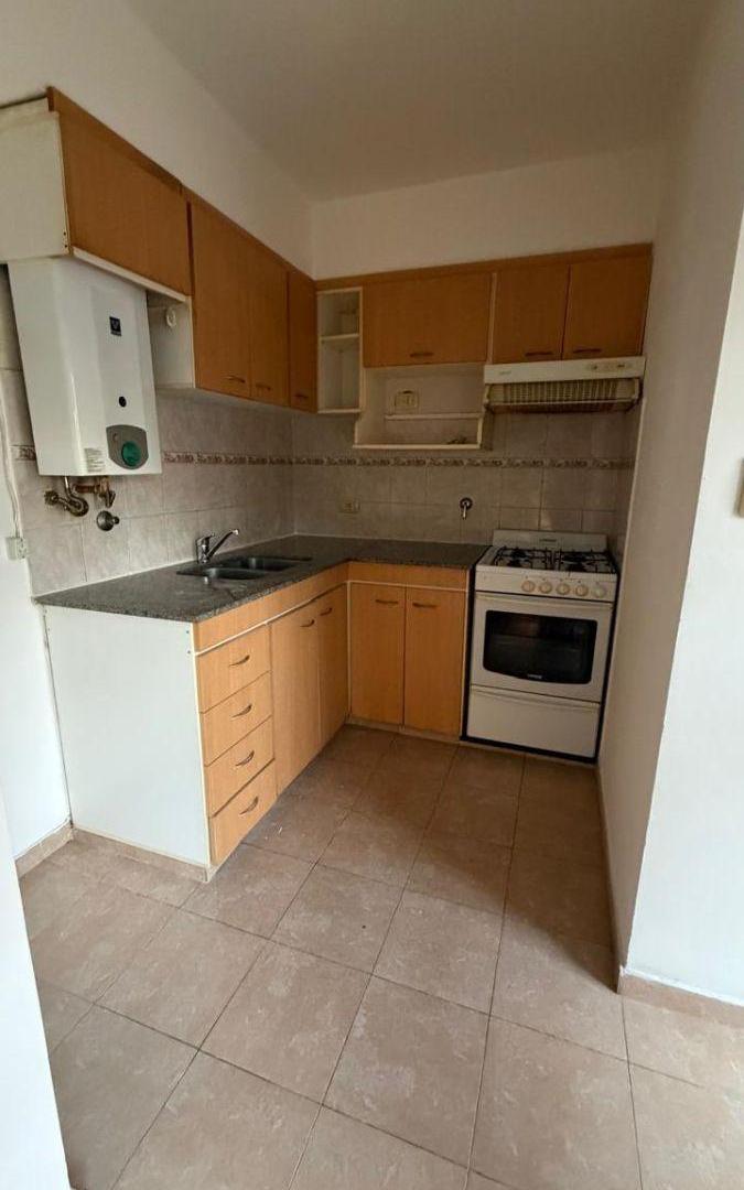 Foto de ALQUILER - DEPARTAMENTO - 1 DORMITORIO + COCHERA - ITUZAINGO 1500, PISO, imagen 3