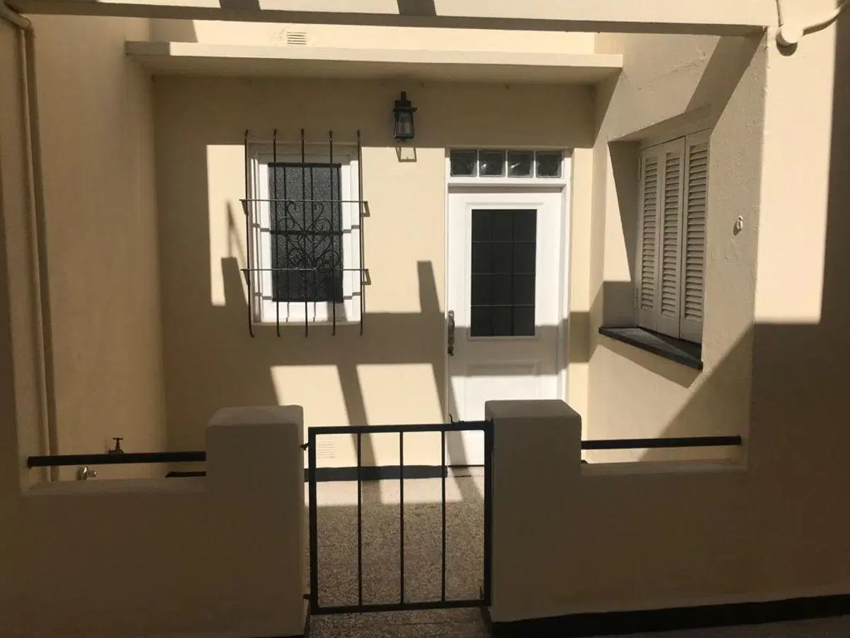 ALQUILER - CASA INTERNA - 2 DORMITORIOS - JUAN JOSE PASO 1600 - CASA 2 3