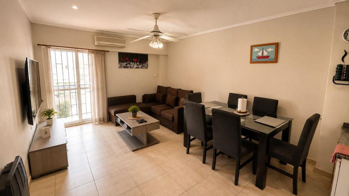 Foto de VENTA - DEPARTAMENTO - 2 DORMITORIOS - AV PELLEGRINI 300, PISO 1º, imagen 1