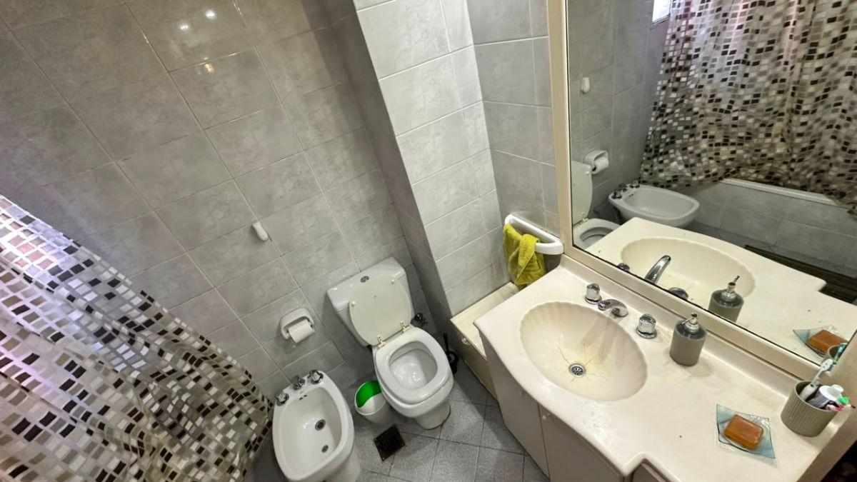 Foto de VENTA - DEPARTAMENTO - 2 DORMITORIOS - AV PELLEGRINI 300, PISO 1º, imagen 3