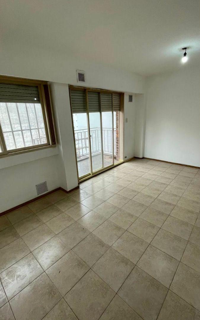 Foto de VENTA - DEPARTAMENTO - 2 DORMITORIOS - SAN MARTIN 500, PISO 7º, imagen 1