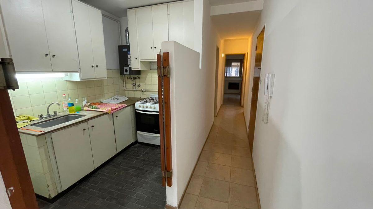 Foto de VENTA - DEPARTAMENTO - 2 DORMITORIOS - SAN MARTIN 500, PISO 7º, imagen 2