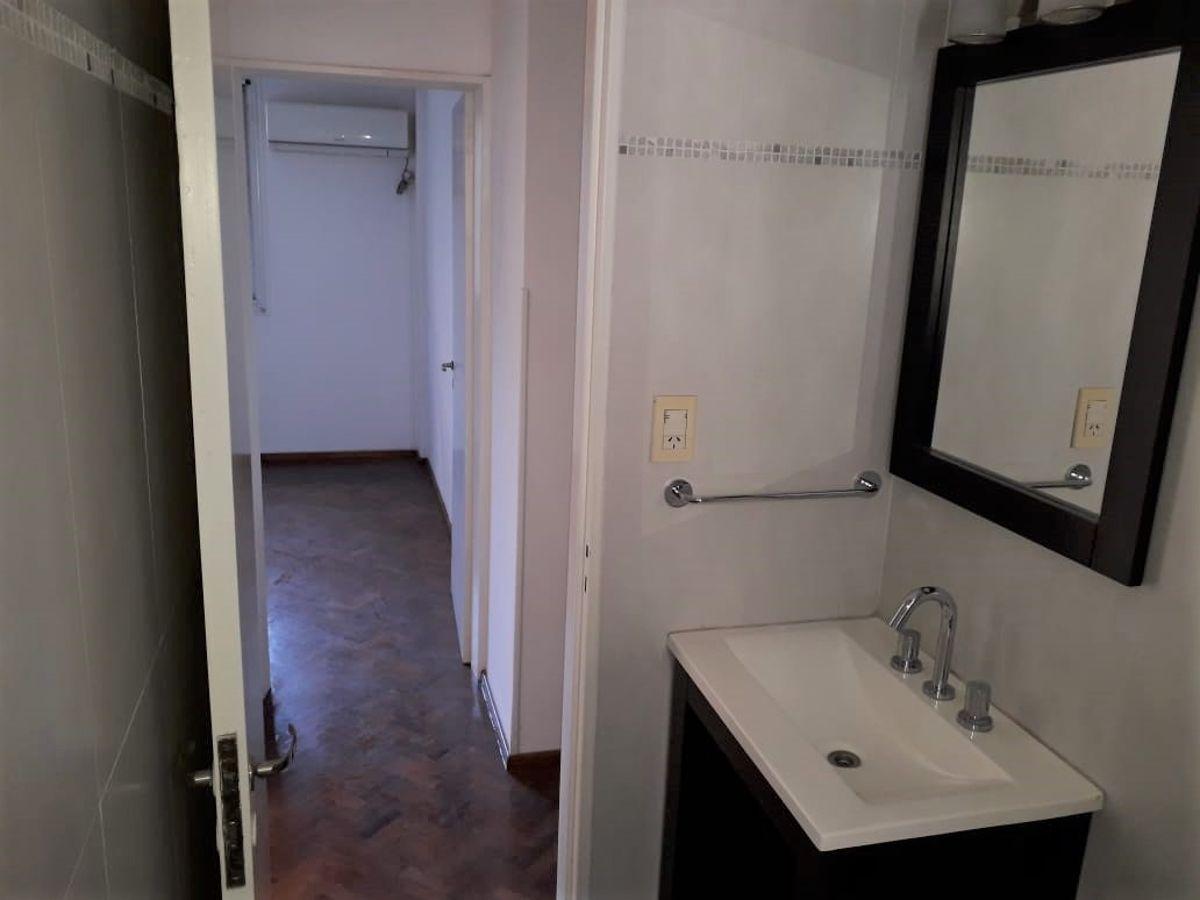 Foto de ALQUILER - DEPARTAMENTO - 2 DORMITORIOS + COMODIN - BALCARCE 1500, PISO, imagen 3