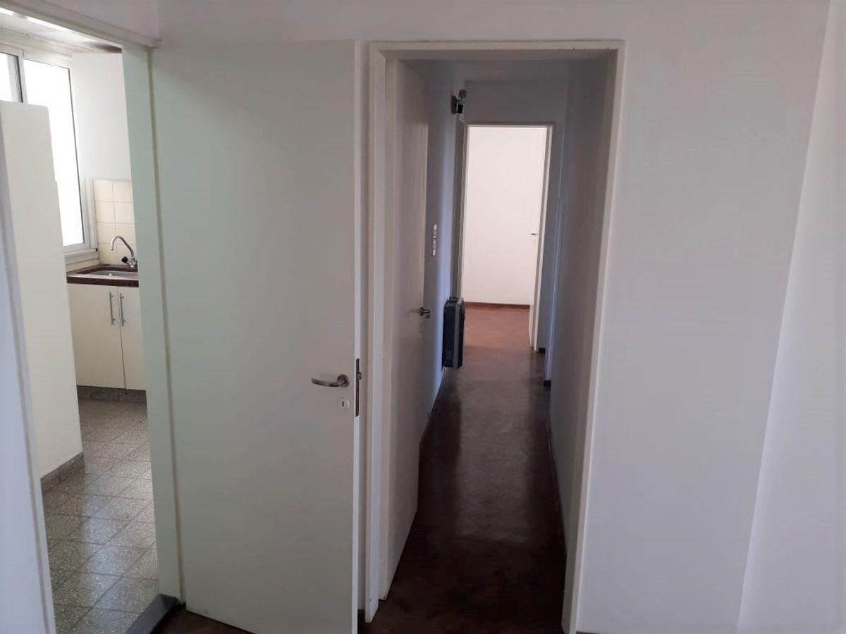 Foto de ALQUILER - DEPARTAMENTO - 2 DORMITORIOS + COMODIN - BALCARCE 1500, PISO, imagen 5