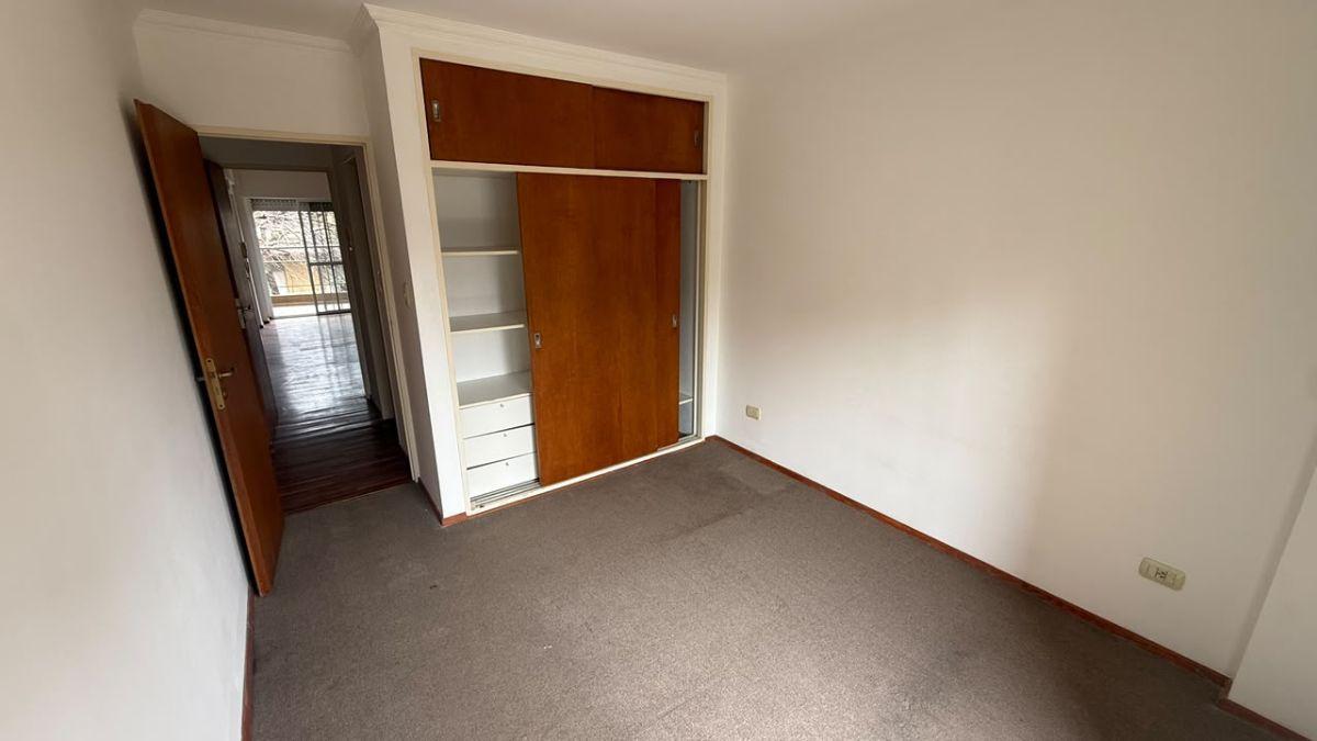 Foto de VENTA DEPARTAMENTO 1 DORMITORIO + COCHERA BARRIO ABASTO, imagen 3