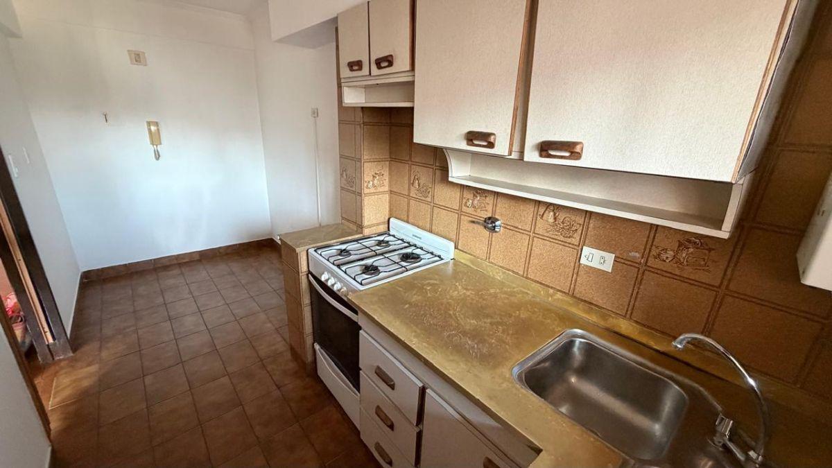 Foto de ALQUILER - DEPARTAMENTO - 1 DORMITORIO - ZEBALLOS 500, imagen 2