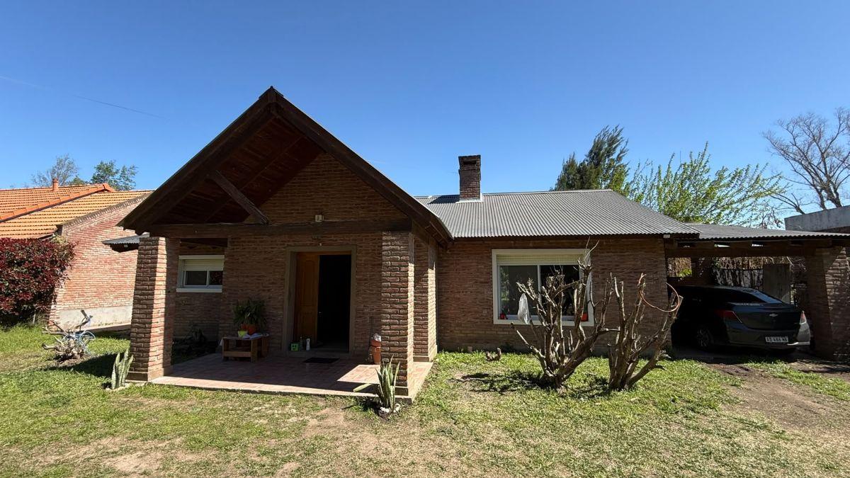 Foto de CASA EN VENTA - 1200M2 - ROLDAN, imagen 1