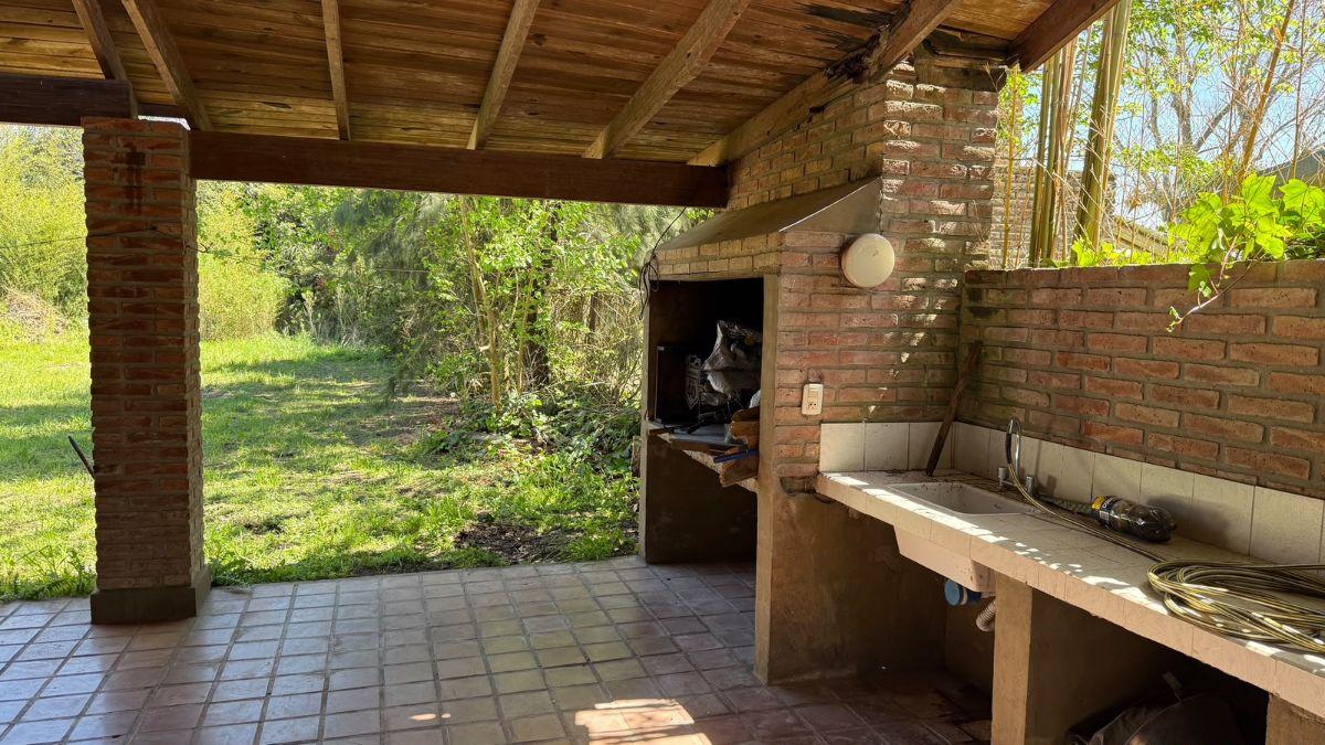 Foto de CASA EN VENTA - 1200M2 - ROLDAN, imagen 3