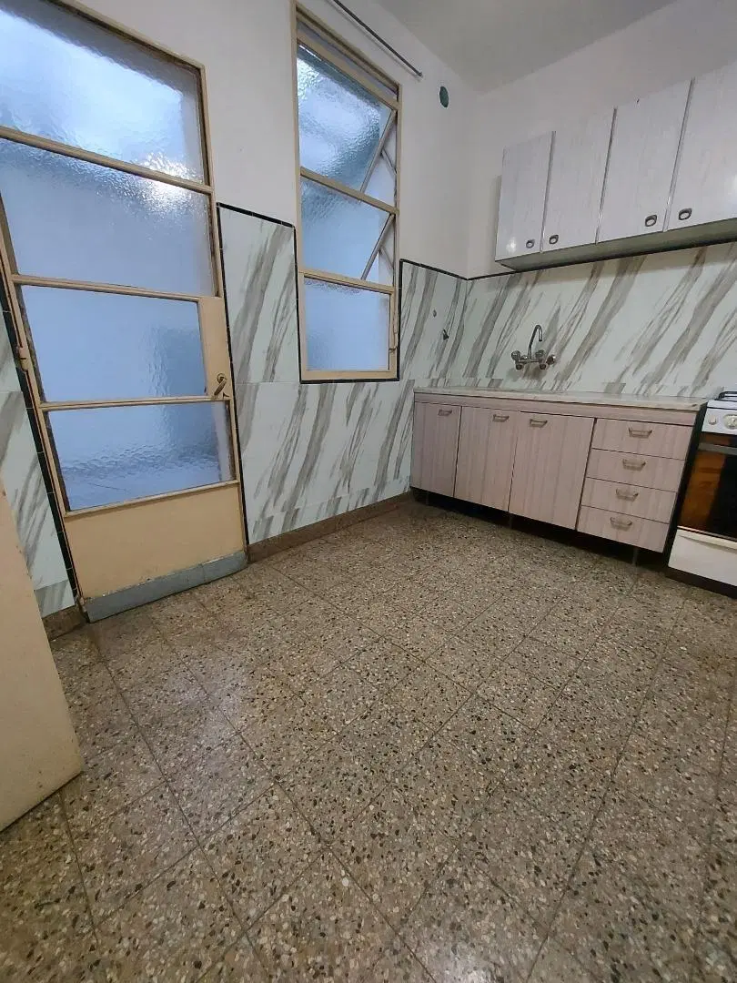 Venta 3 ambientes,Planta baja, Entrada indepen, con PATIO!! 1