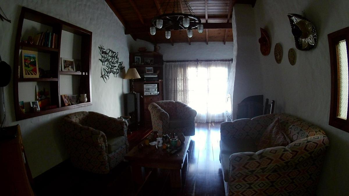 Foto de CHALET 4 AMB, GGE P/2 AUTOS Y GRAN PARQUE *RETASADO*, imagen 4