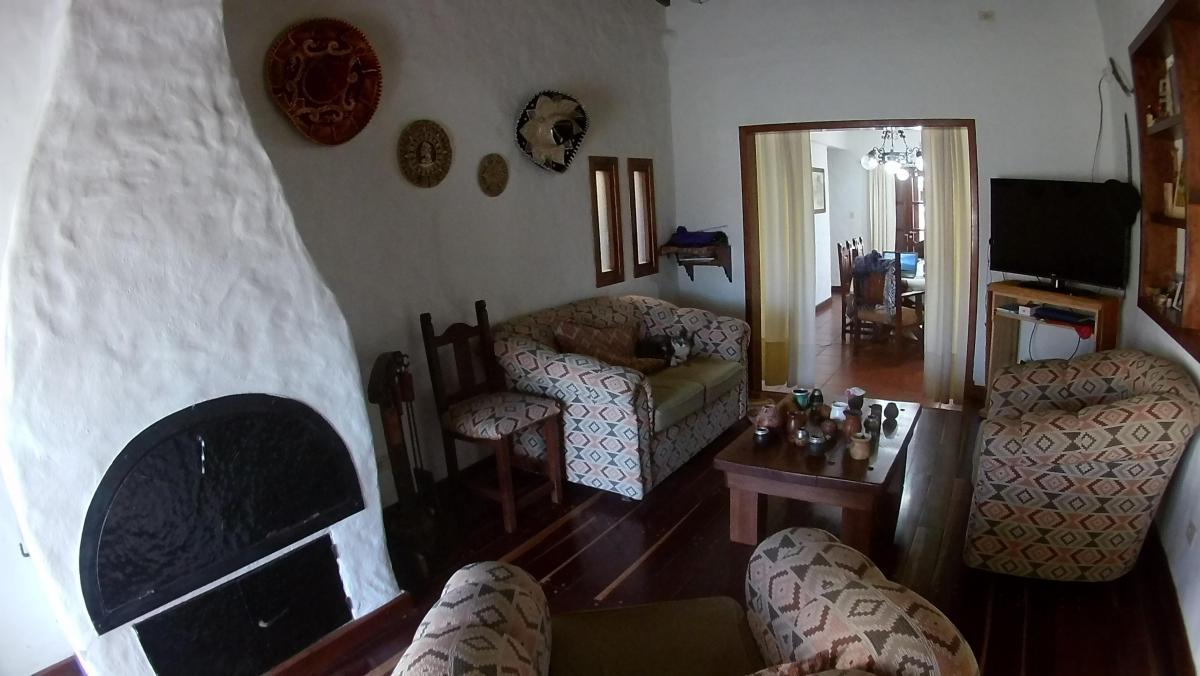 Foto de CHALET 4 AMB, GGE P/2 AUTOS Y GRAN PARQUE *RETASADO*, imagen 3