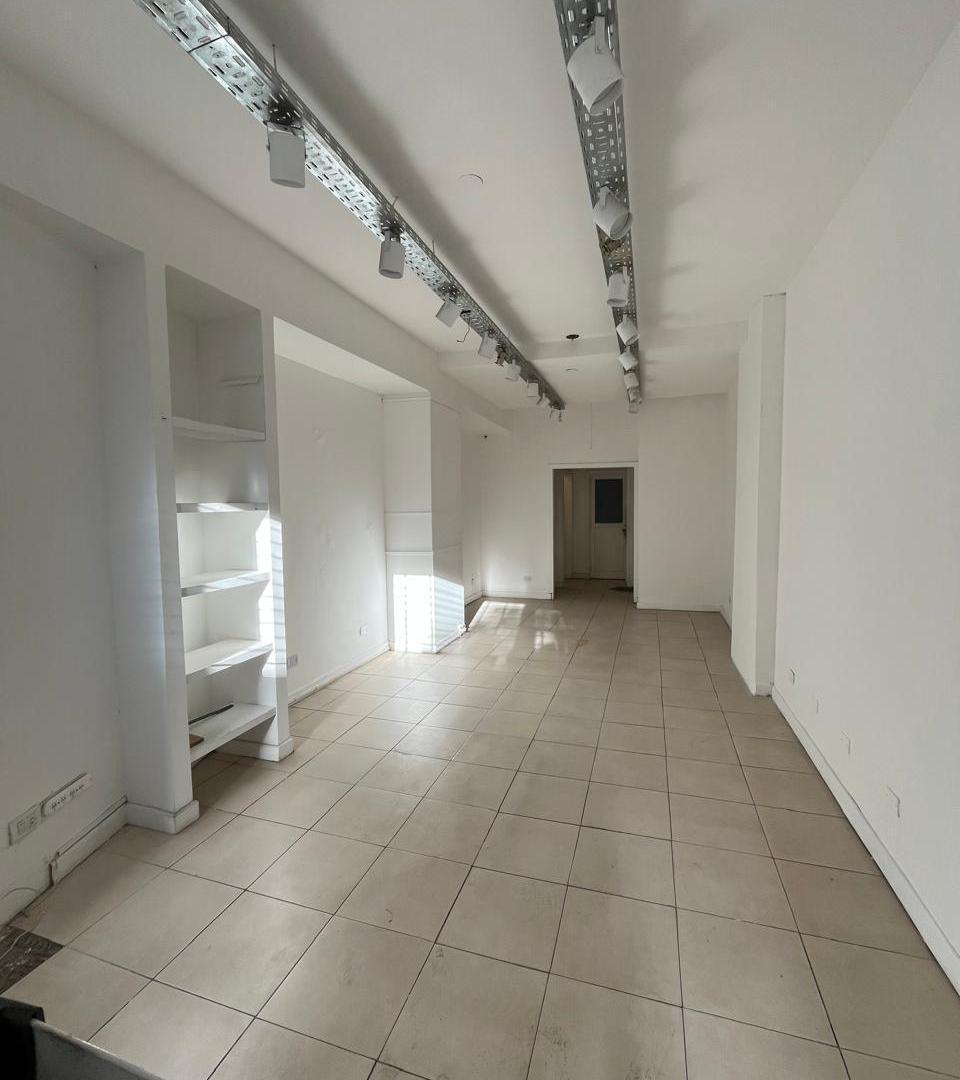 LOCAL COMERCIAL ZONA TRIBUNALES