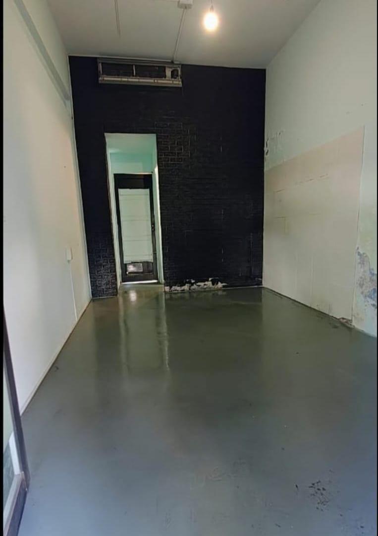 Foto de ALQUILER 36 MESES LOCAL COMERCIAL SOBRE CALLE 12 DE OCTUBRE, imagen 1