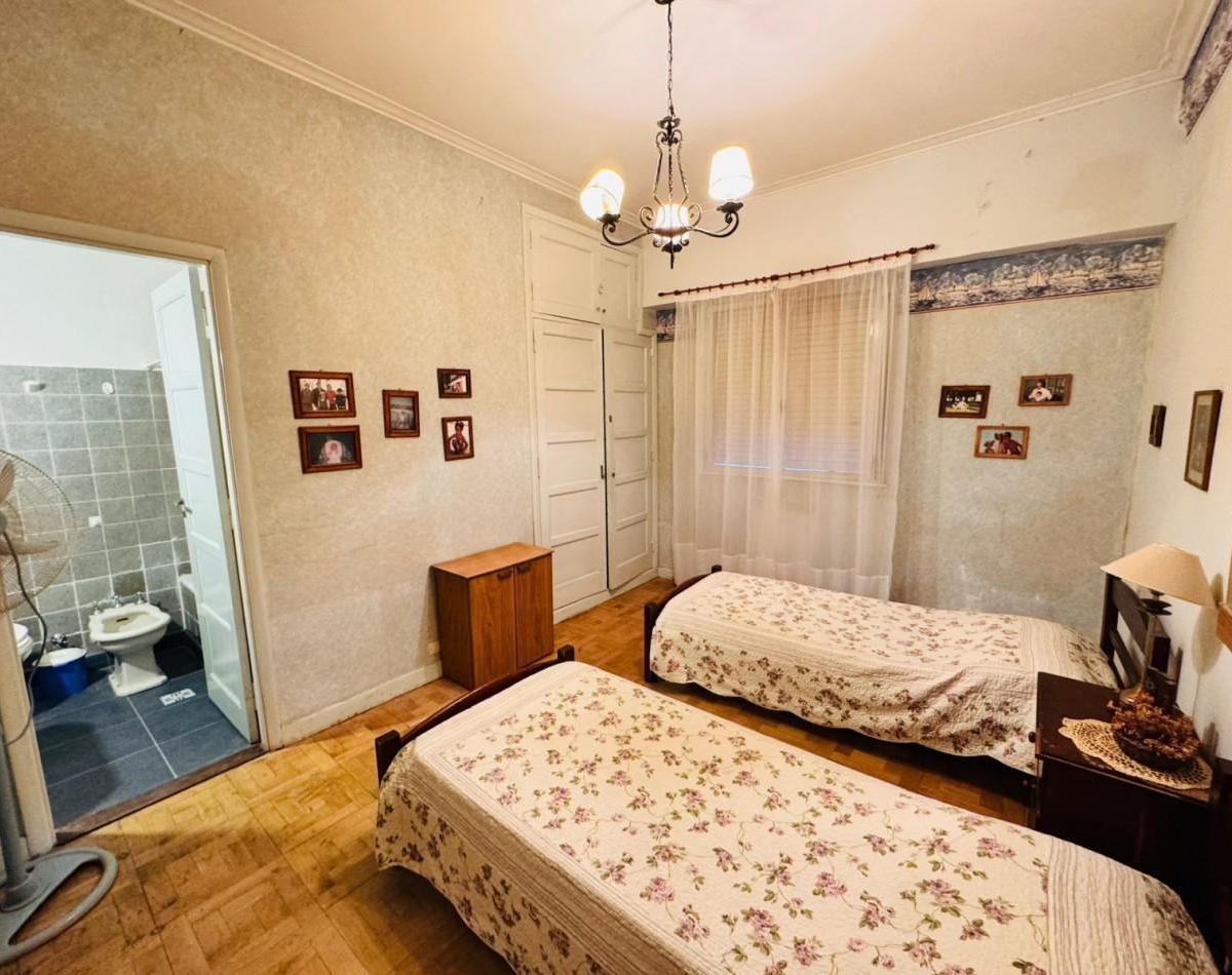Departamento 4 ambientes al frente - Varese