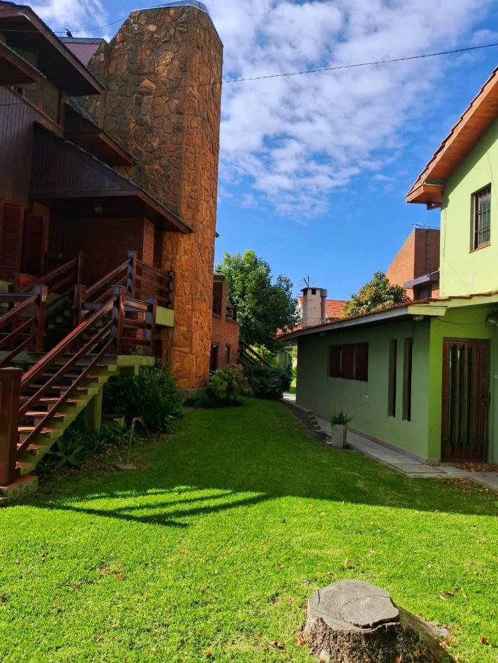 Importante Chalet Sobre 2 Lotes - 10 Ambientes - Divino Rostro 1