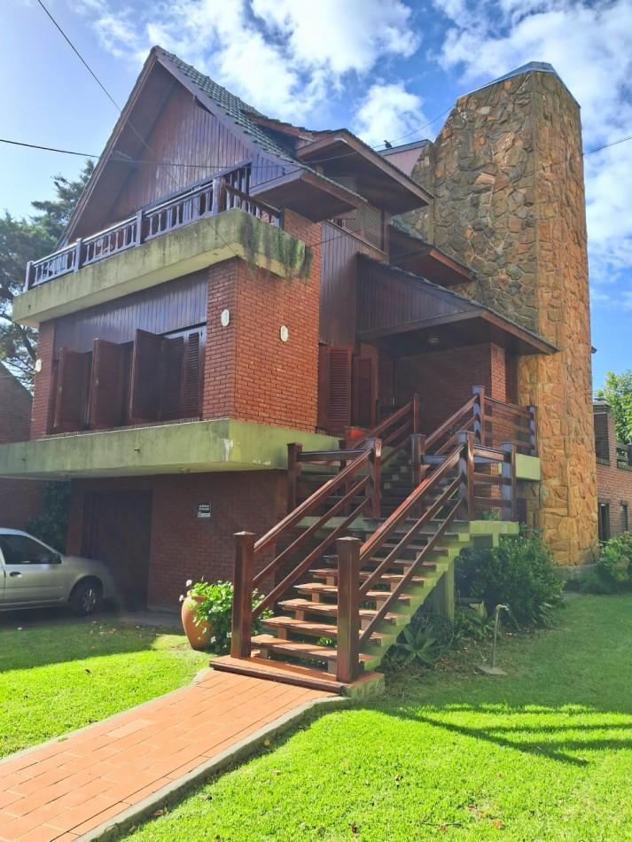 Importante Chalet Sobre 2 Lotes - 10 Ambientes - Divino Rostro 5