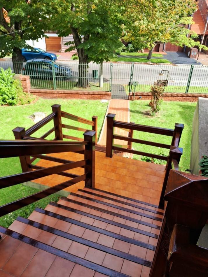 Importante Chalet Sobre 2 Lotes - 10 Ambientes - Divino Rostro 5