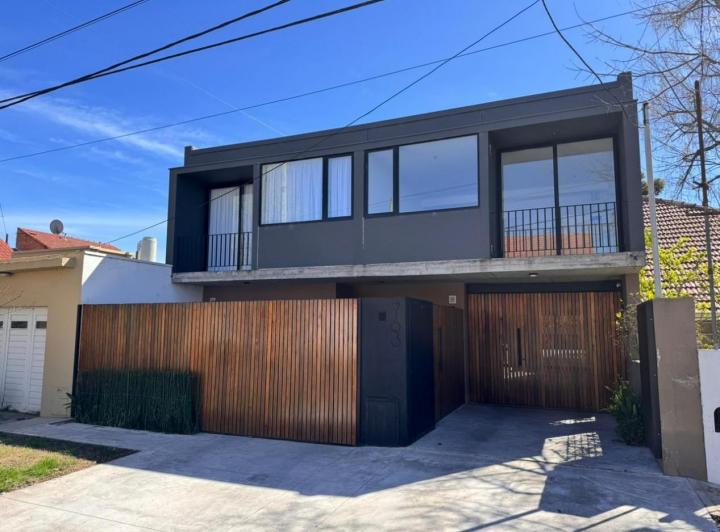 Dpto 2 ambientes a la calle con cochera y balcon - Villa Evita - Mar del Plata 1